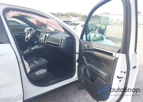 2018 Porsche Cayenne z USA, uszkodzony, nr VIN WP1AA2A2XJKA07345